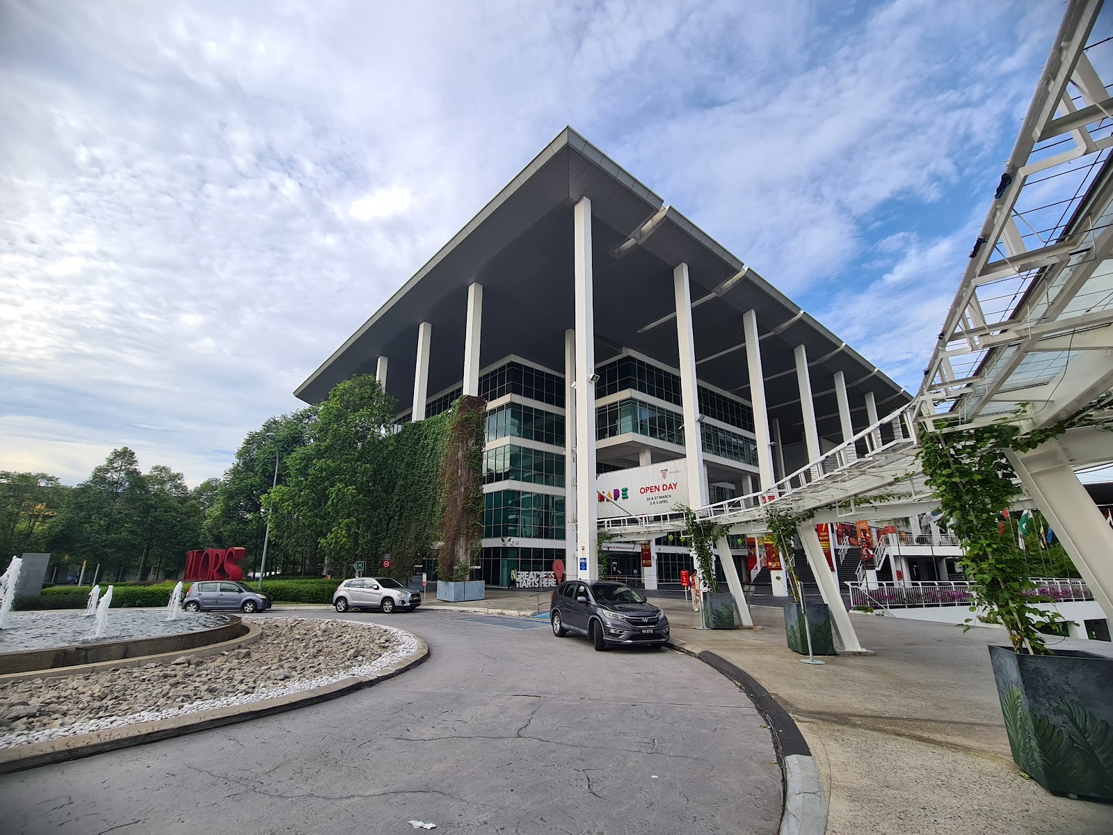 Campus thumbnail 2